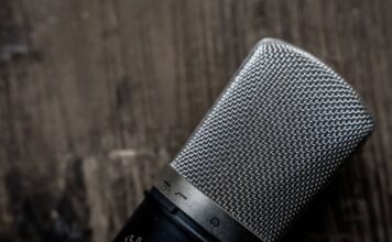 What is a condenser microphone? Condenser microphone featured images