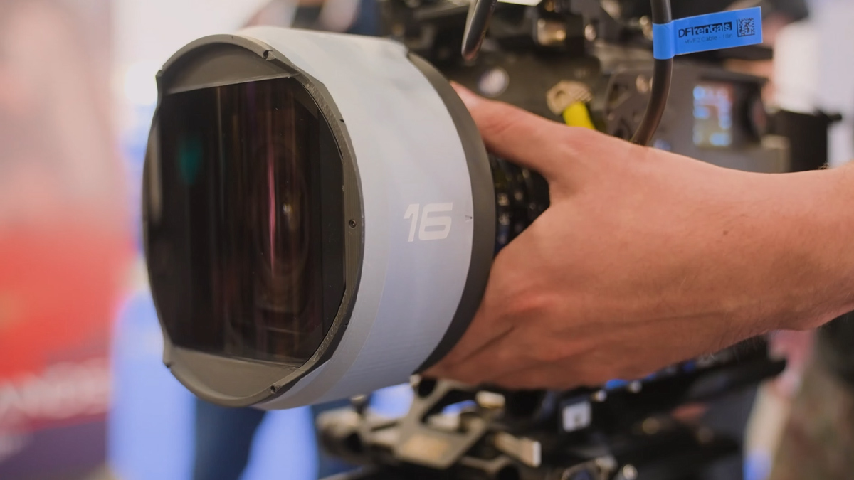 Xelmus Aura 16mm 2X anamorphic lens