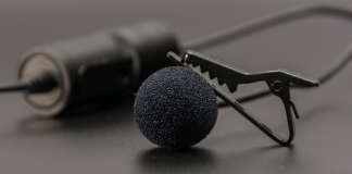 How to properly use a wireless lavalier microphone How to use a wireless lav