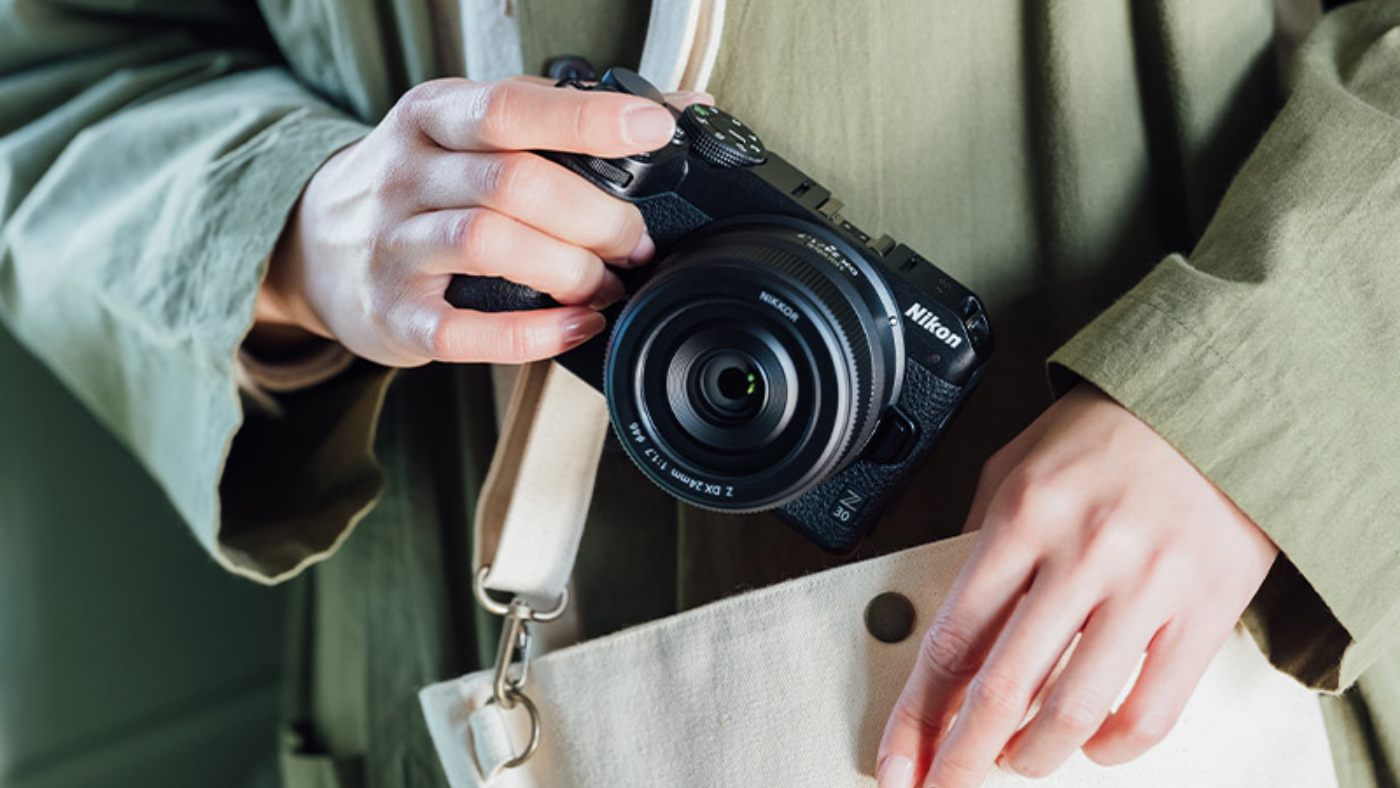 Nikon NIKKOR DX 24mm f1.7 prime lens