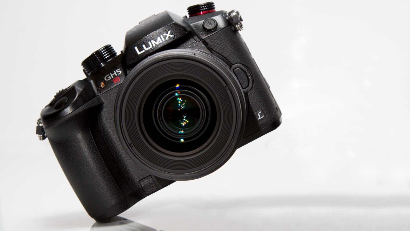 Review: Panasonic LUMIX GH5s Trades Stabilization for Sensitivity